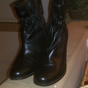 Like NEW black Booties